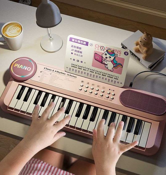Детское игрушечное пианино 37 клавиш с микрофоном розовое