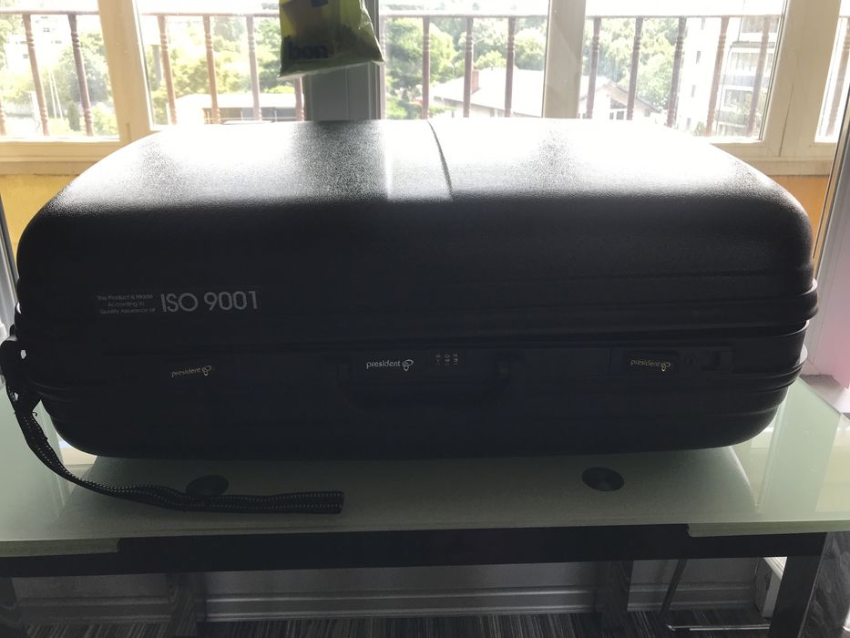 Голям куфар на President, дамска чанта Sisley, хладилна чанта GioStyle