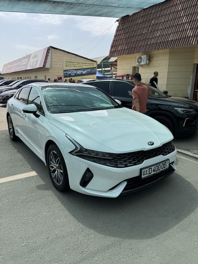 2021 kia k 5 sotiladi kiraskasi toza  holat idyal murojat uchun telfon