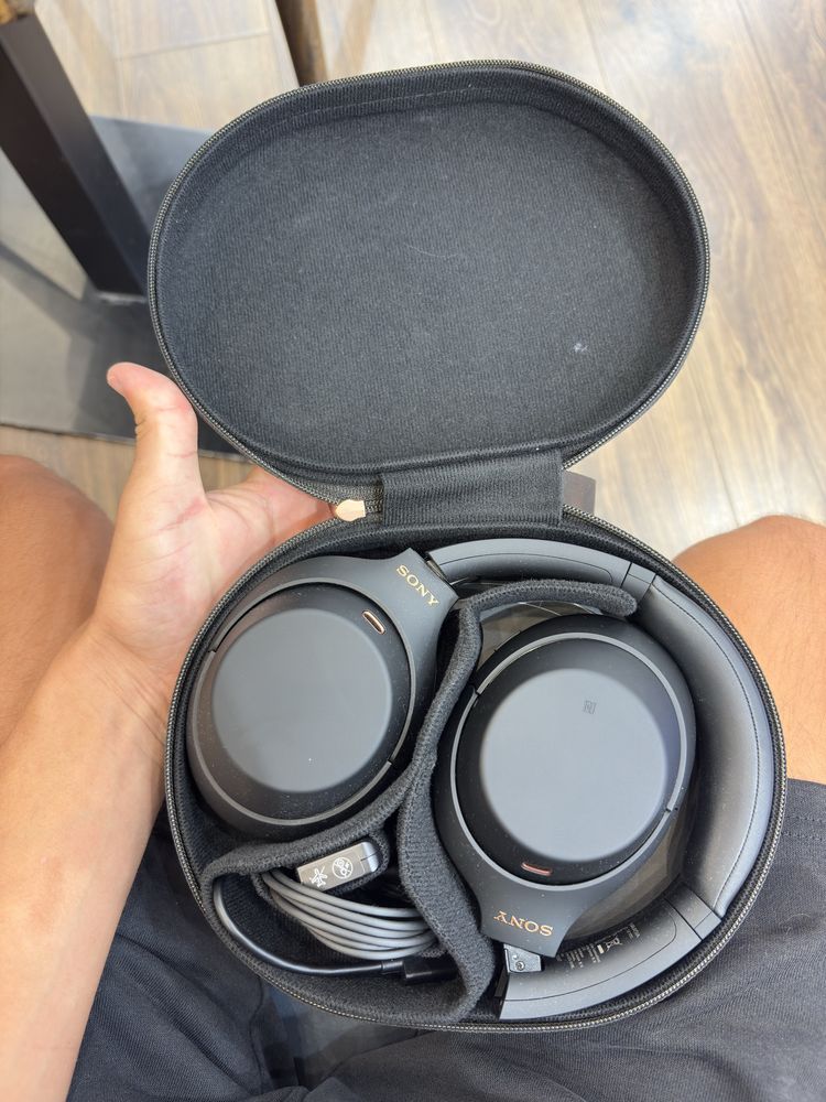 Слушалки SONY WH-1000XM4 с гаранция