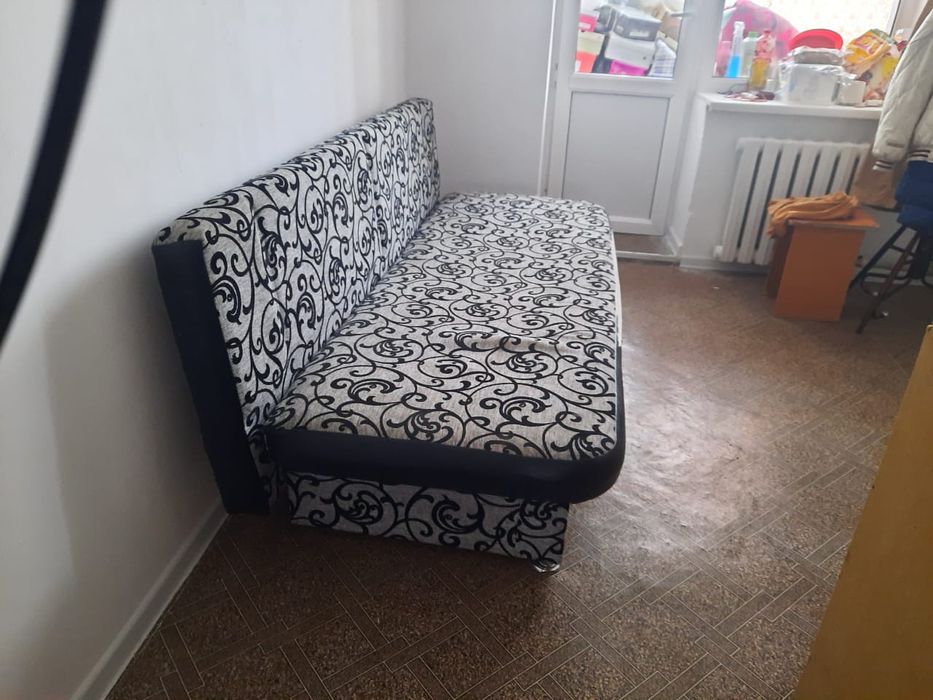 Продается б/у диван