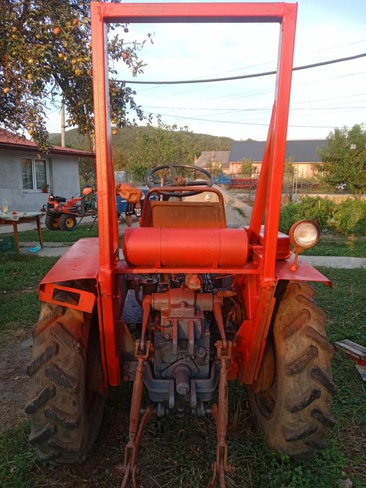 Vând piese tractor ito 180 DFH