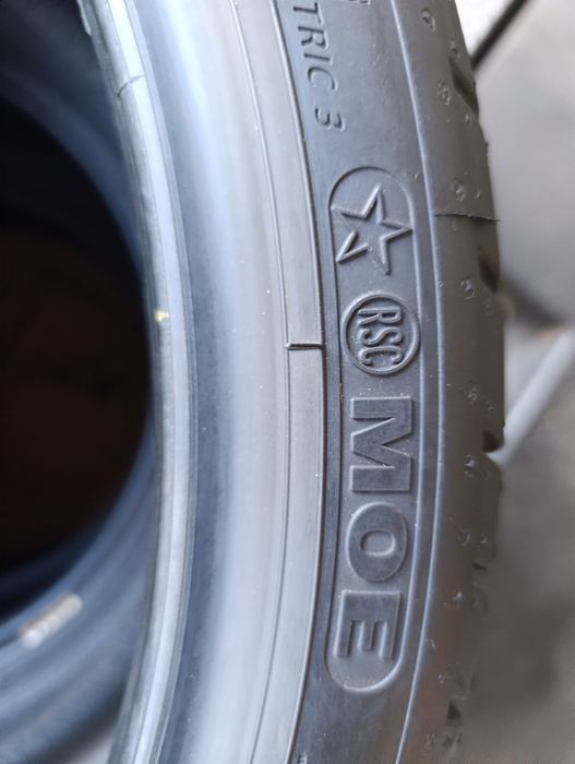 O anvelopă de vara 275 30 20 Goodyear Runflat dot 2022