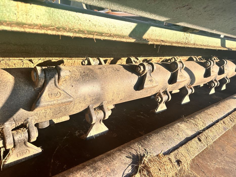 Freza/tocator tractor Desvoys