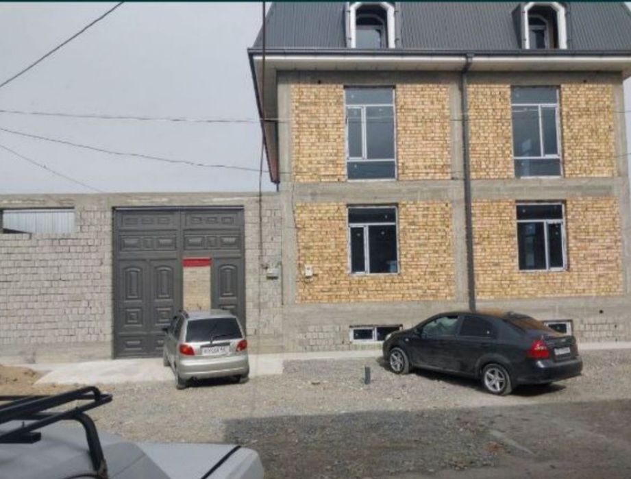 Продаётся дом 3 этаж