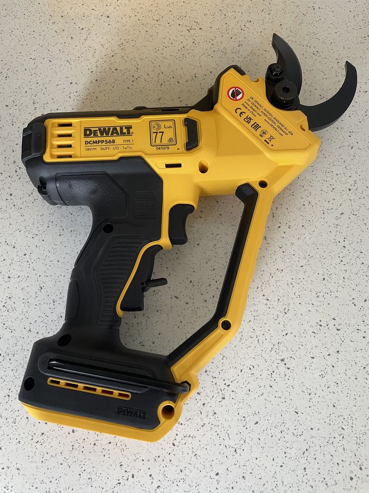 DeWALT DCMPP568N XR. Foarfeca de Gradina pentru Crengi Original Nou !
