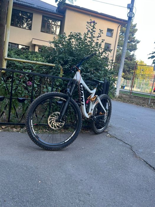 Giant full suspension
