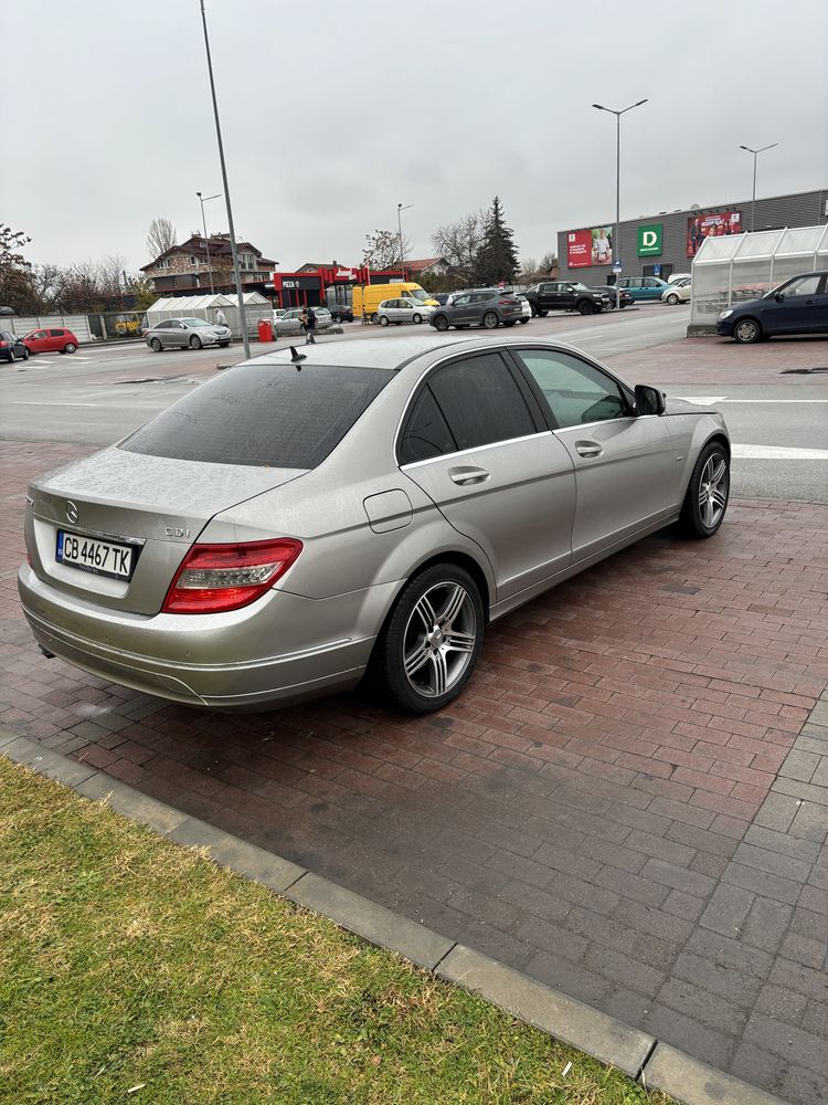 Mercedes-Benz C220