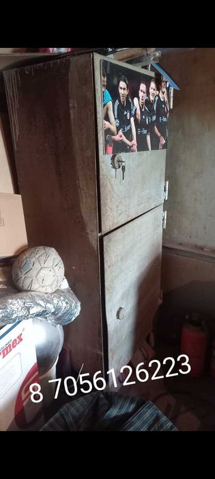 Продам сейф металлический