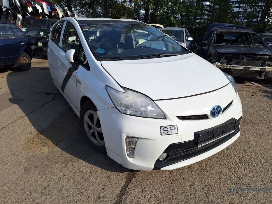 Dezmembrez TOYOTA PRIUS _W3_ 2013 1.8  2ZR FXE 73KW|99HP