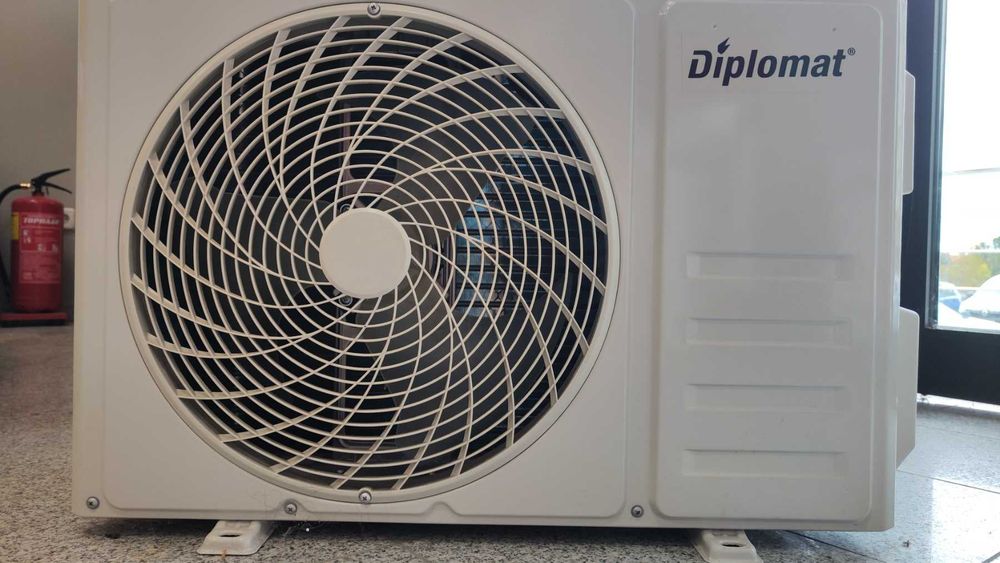 Чисто нови Инверторни Климатици Diplomat 12000 BTU!