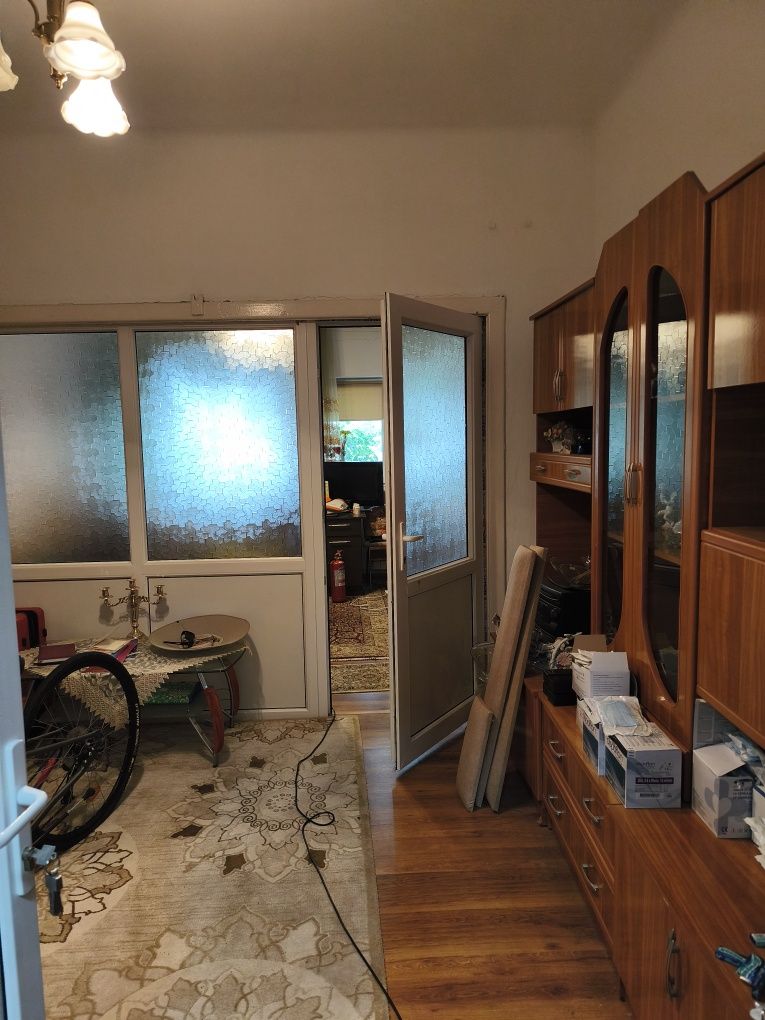 Apartament Capitol-Sala Sporturilor cu 3 camere, et 2/3, centrala gaze