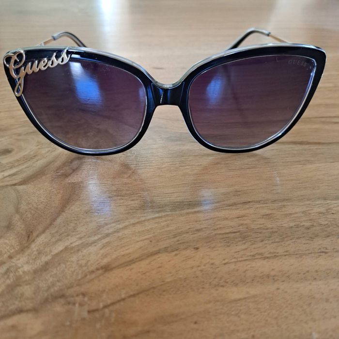 Дамски слънчеви очила Guess