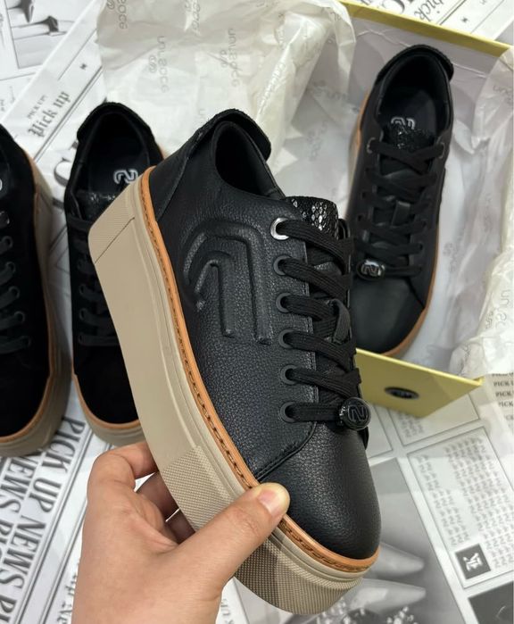 Продам свои кроссы 10тыс брала за 30тыс