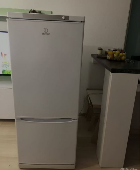 Холодильник Indesit Sb15020