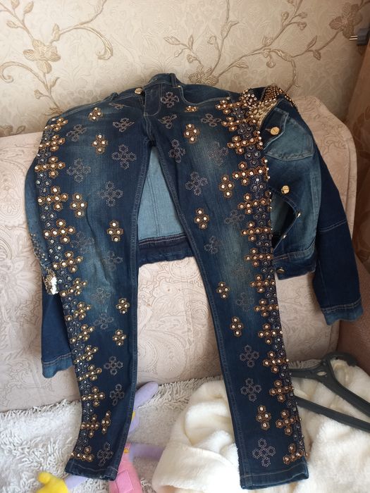 Продам джинсовый костюм