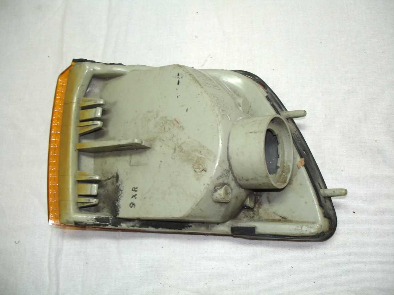 Koito - Оригинален десен мигач за Mitsubishi Galant VI (88-93 год.)