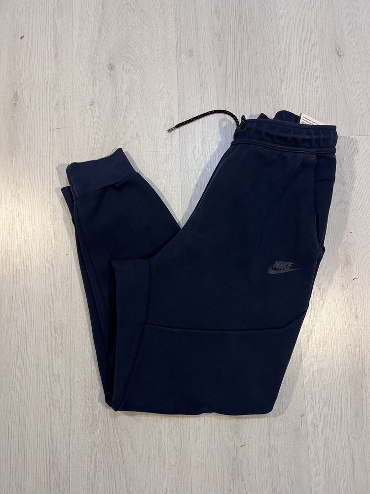 Nike Nylon Tech Fleece НОВО  S M L adidas new balance under armor