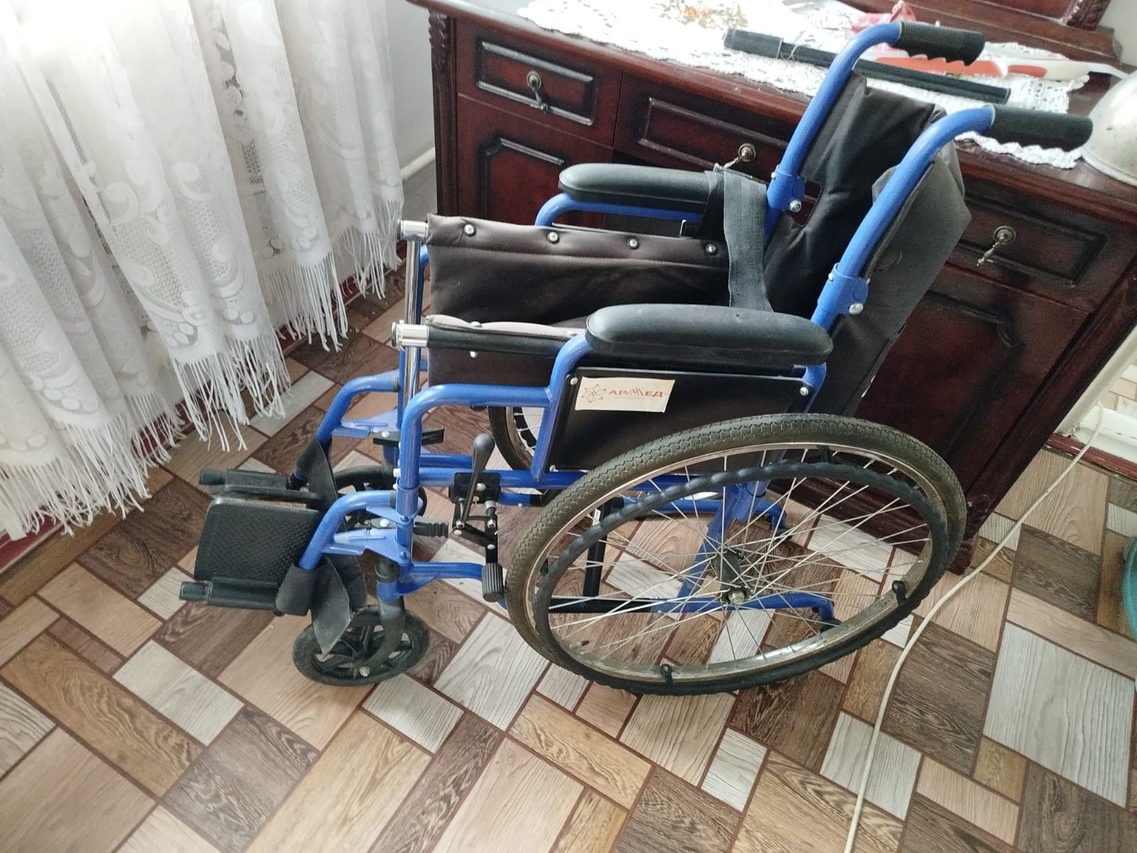Продам инвалидную каляску