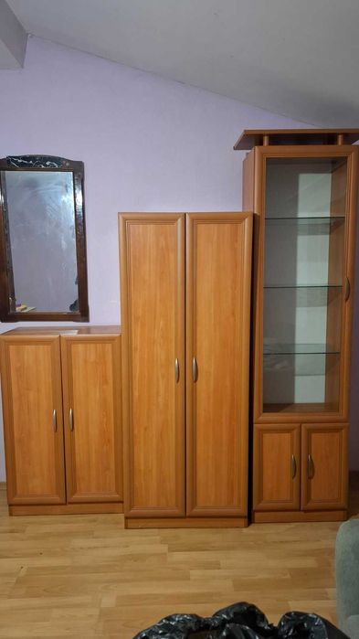 Гардероб ,шкаф витрина