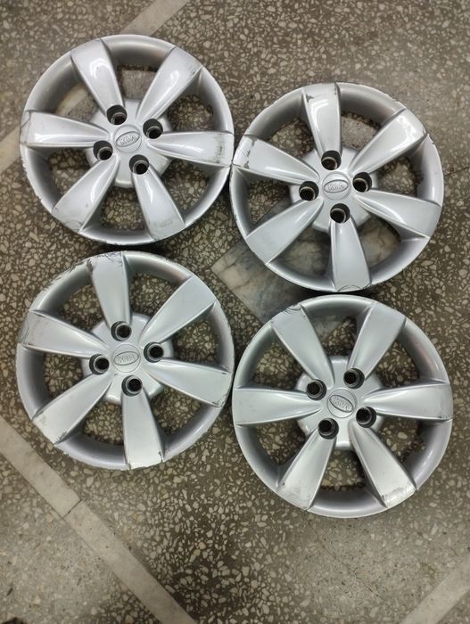 Продам комплект колпаков на KIA