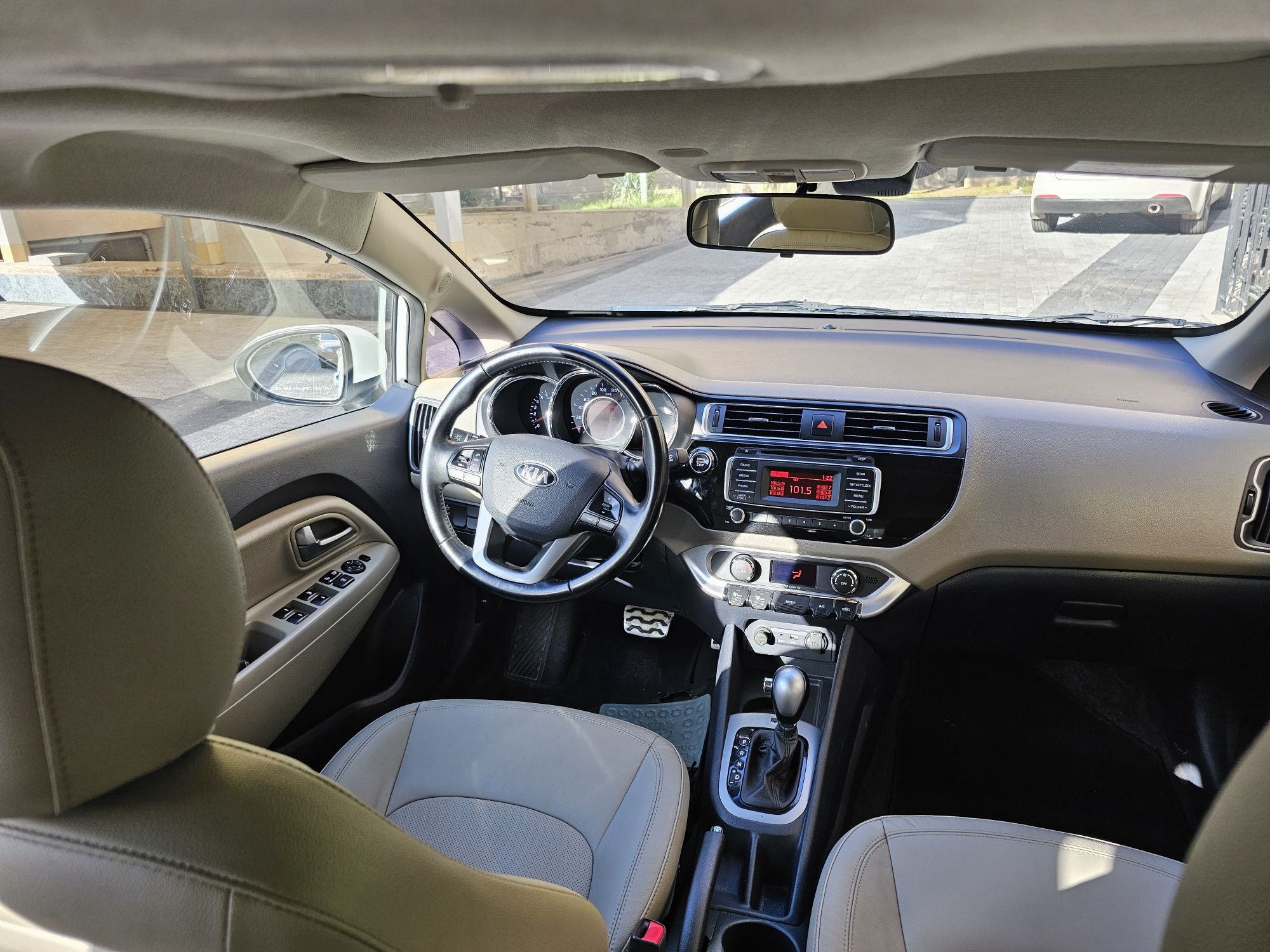 Продаётся KIA RIO 2015 Full