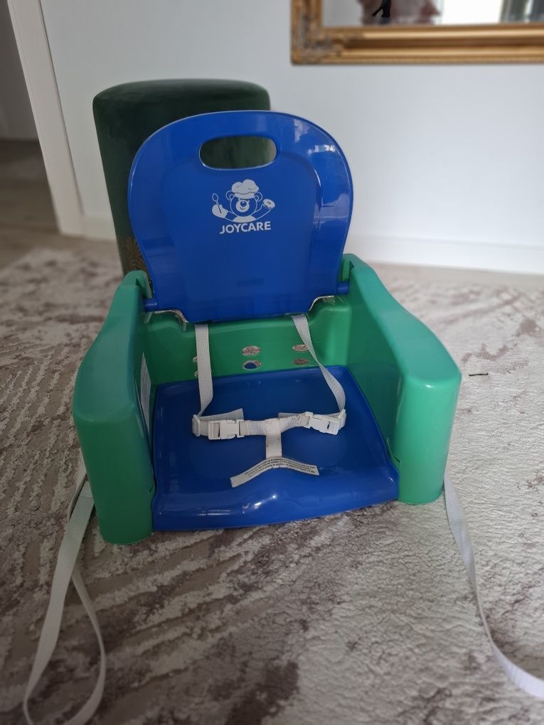 Scaun de masa portabil