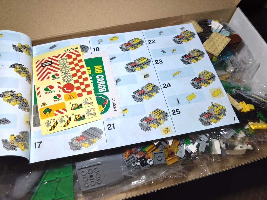 NOU TIP lego CITY Avion cargo Terminal de marfa 60022