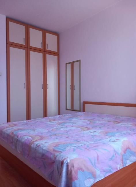 Дава се под наем Двустаен апартамент в Пловдив, Център - 50 кв.м за 400 € - Снимка #2