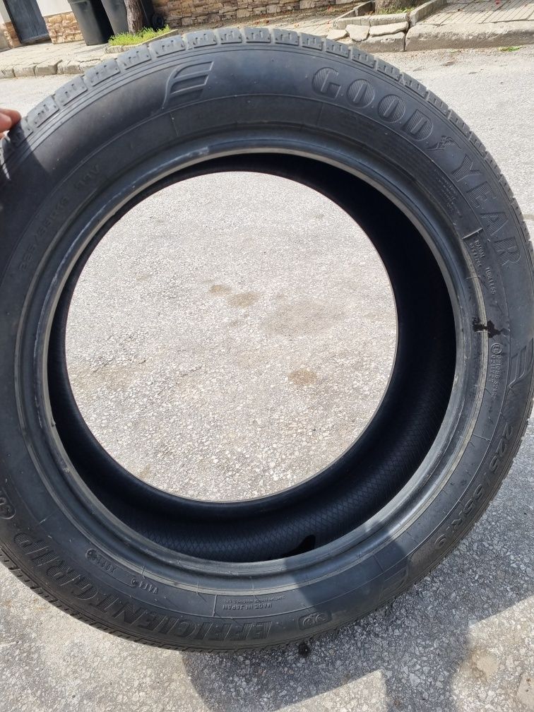 Гуми GOODYEAR 225/55 R19