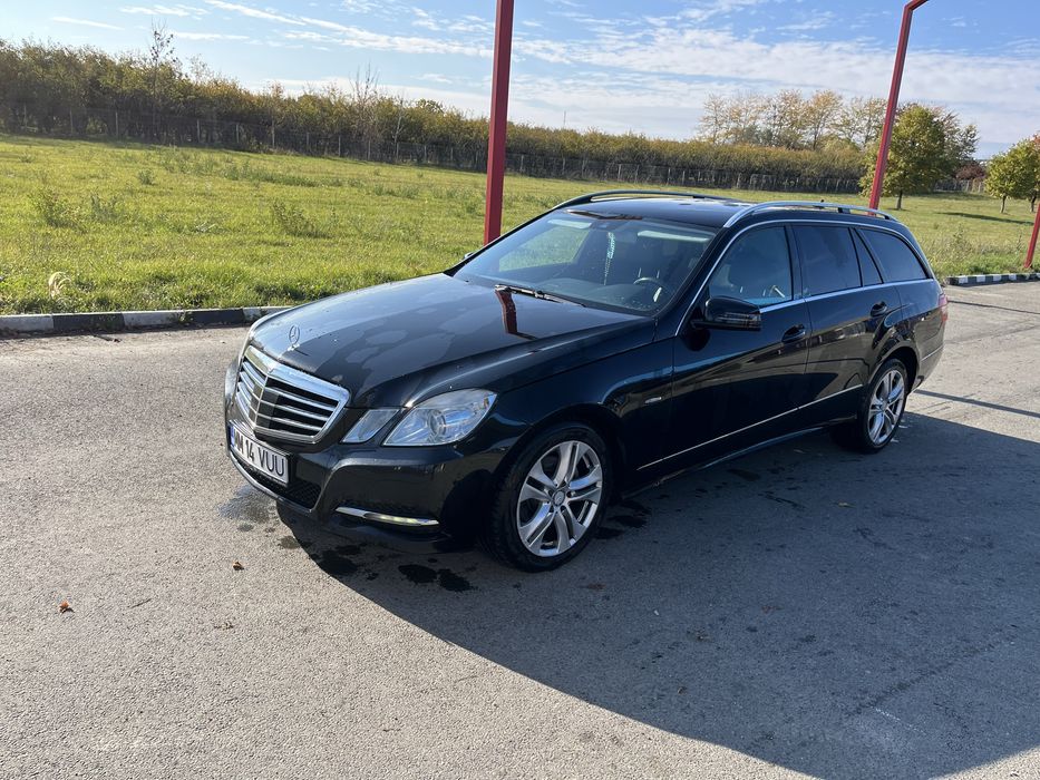 Vând  Mercedes E class