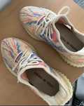 Yeezy 350.