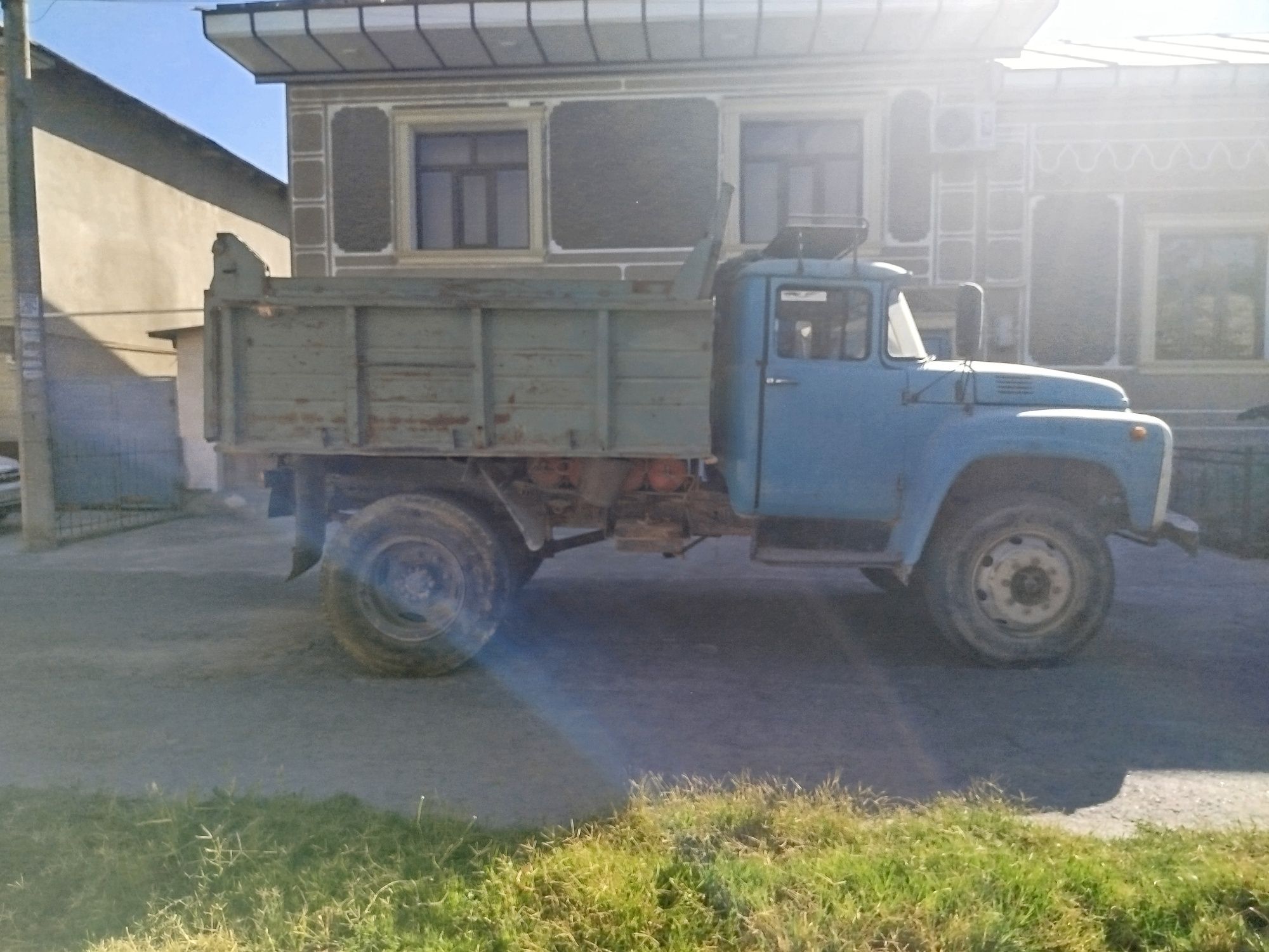 Zil sotiladi 4ta balon qo'yish kerak qolgani yaxshi holatda