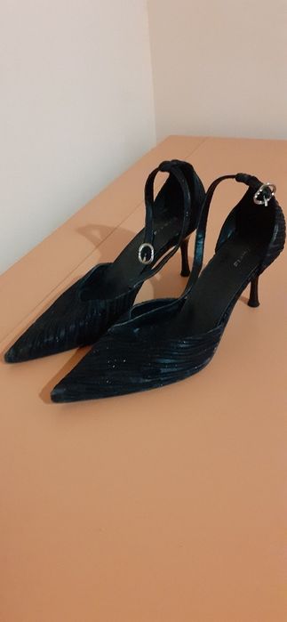 Обувки в комплект с чавтичка