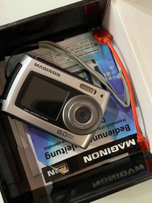 Фотоапарт на батерий чисто нов