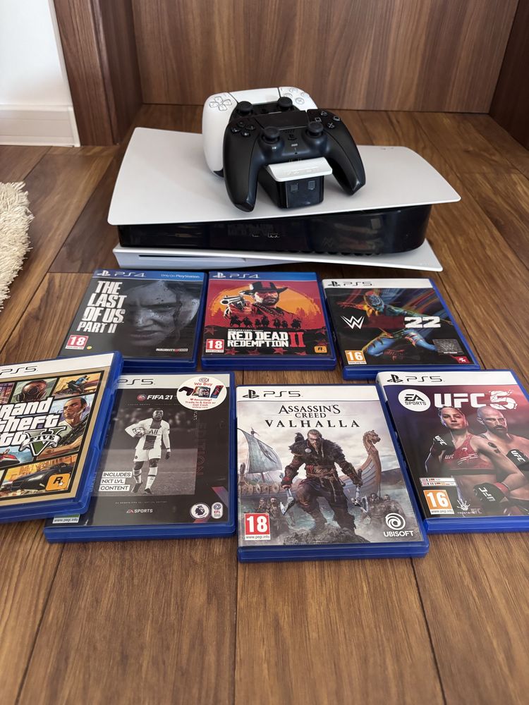 Playstation 5 + игри и два джойстика