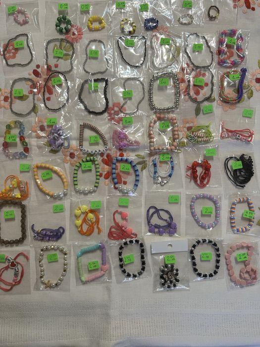 Ръчно изработени гривни