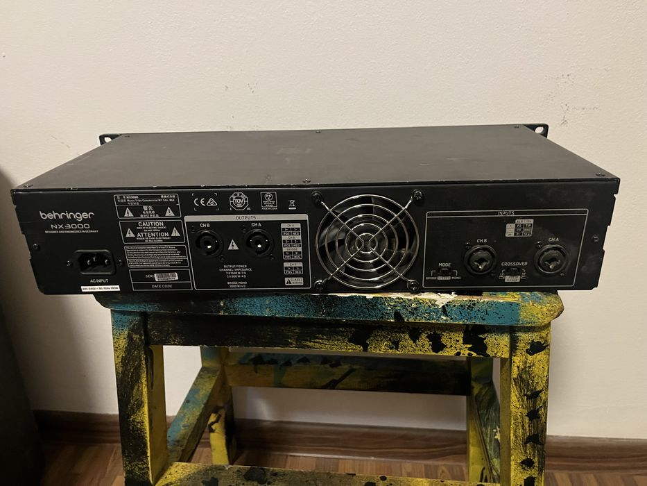 Amplificator Behringer NX3000