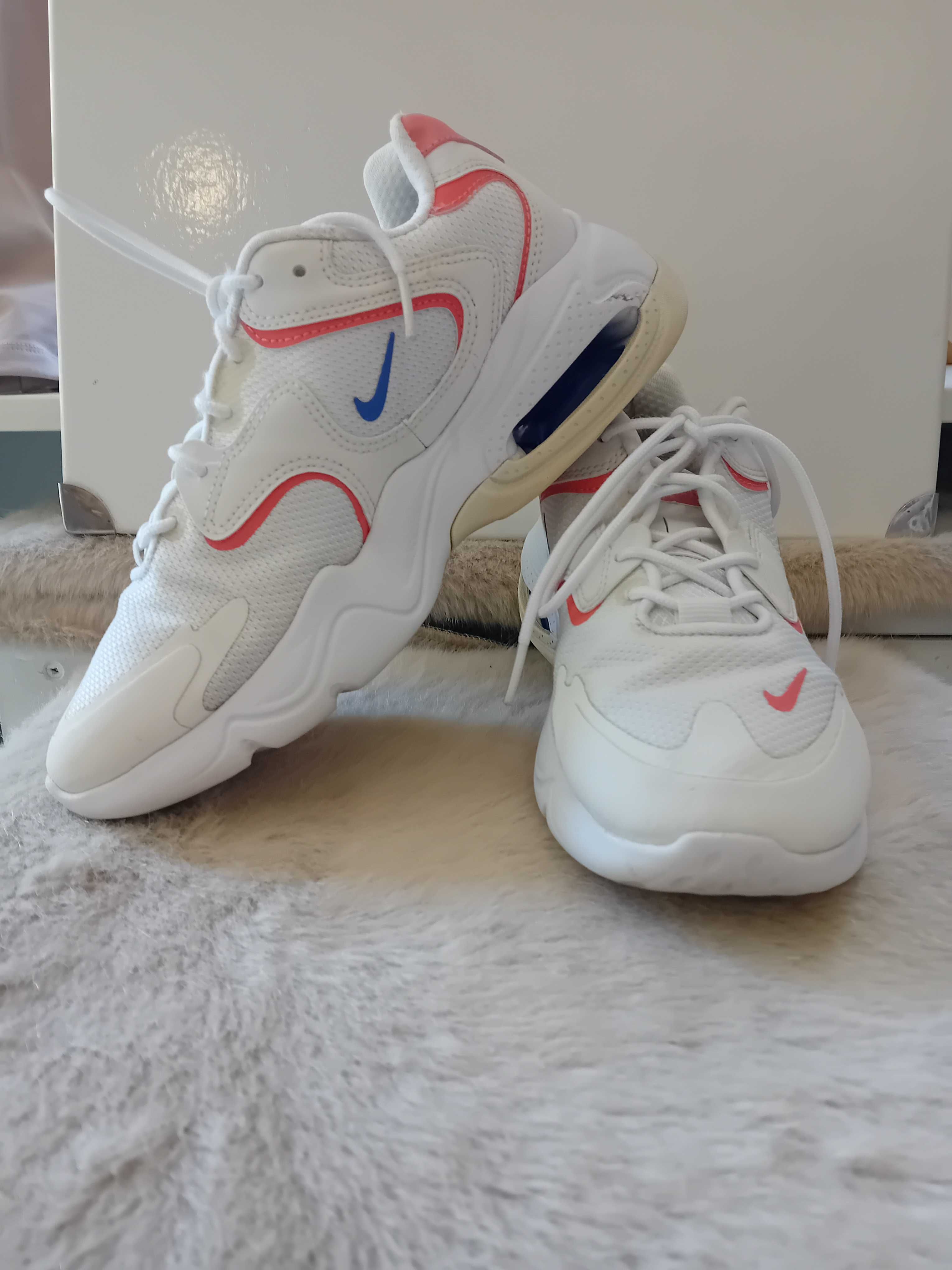 Маратонки найк NIKE