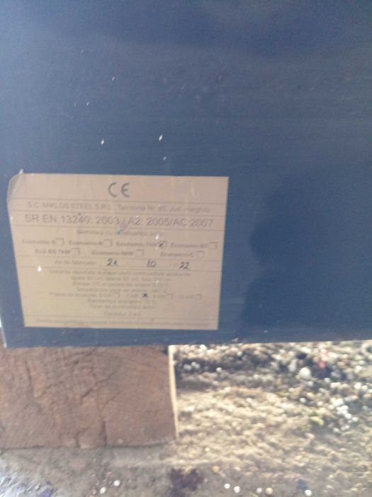 Vând sobă pe lemne și brichete