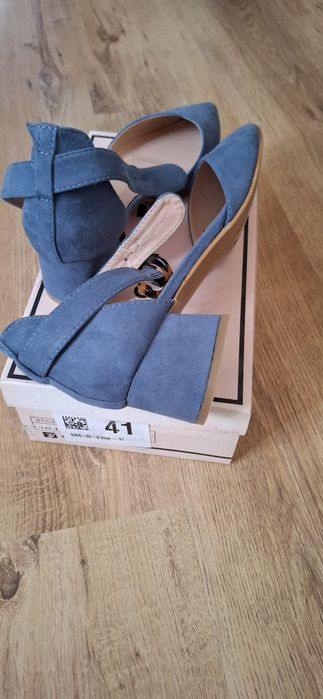 Дамски обувки Zapatos нови  41 номер сини официални велур каи