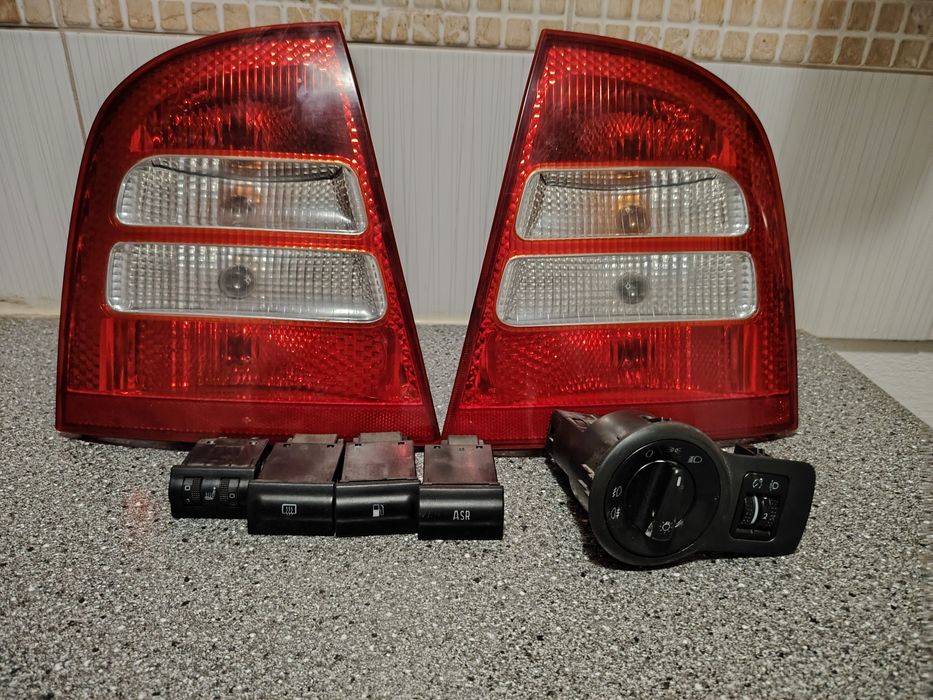 Stop tripla lampa stanga skoda octavia 1