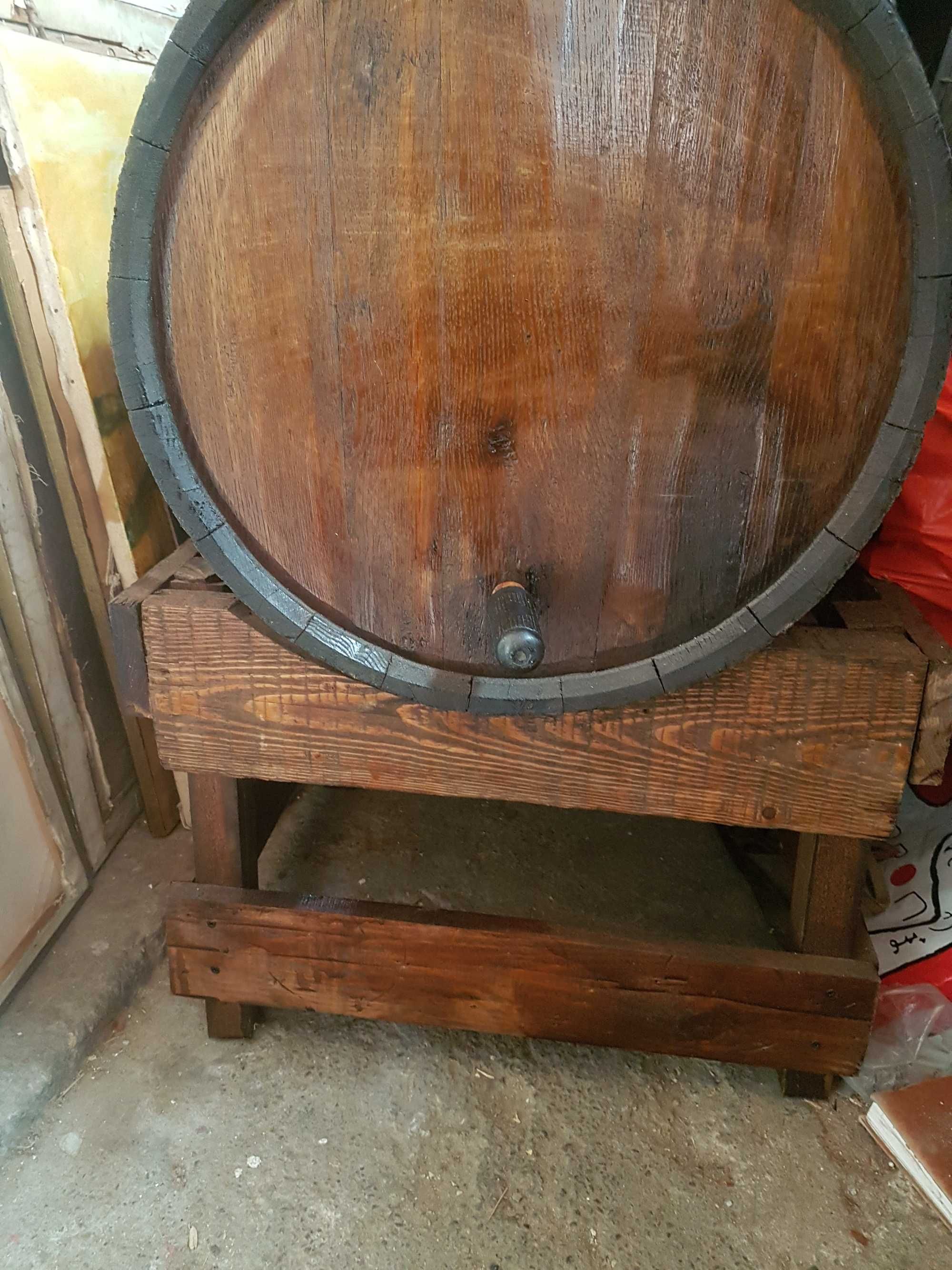 Vand Butoi din lemn de Dud bun pentru vin sau Tuica