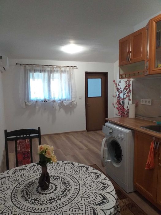 Продавам Таван-Хоби