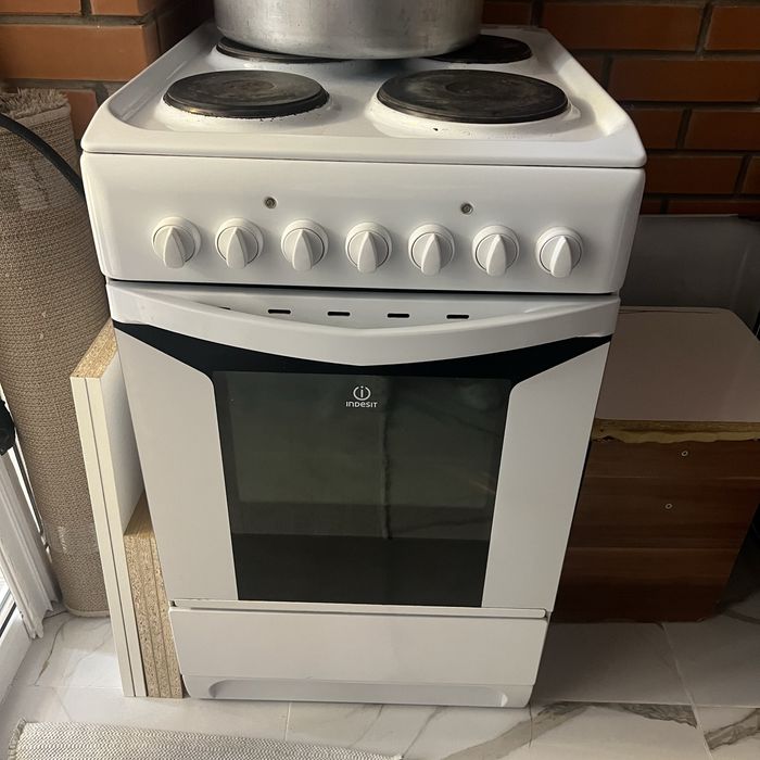 Продам плиту в хорошем состояний