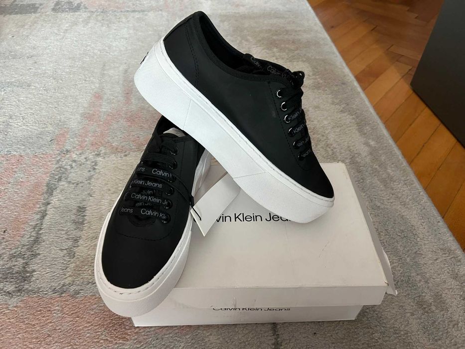 Calvin Klein Cupsole Flatform Laceup 38