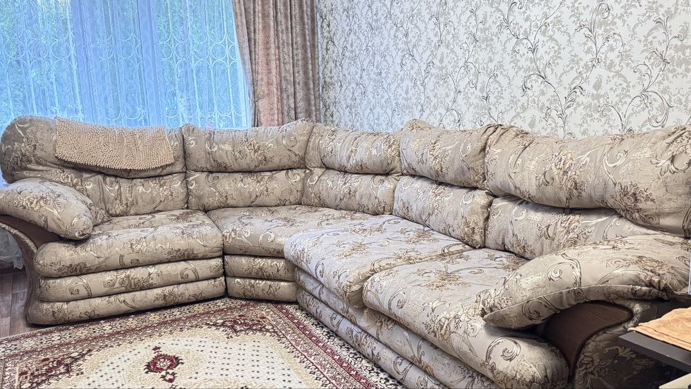 Продам диван угловой с креслом