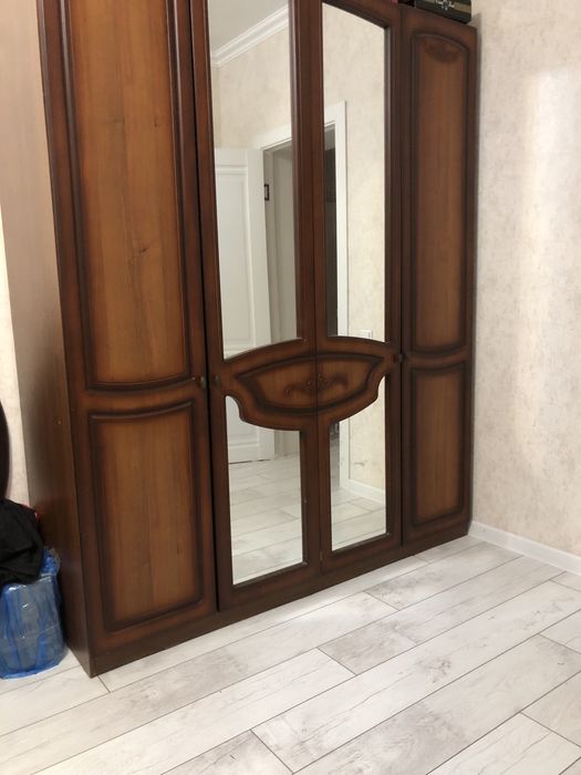 Срочно продам спальный гарнитур!