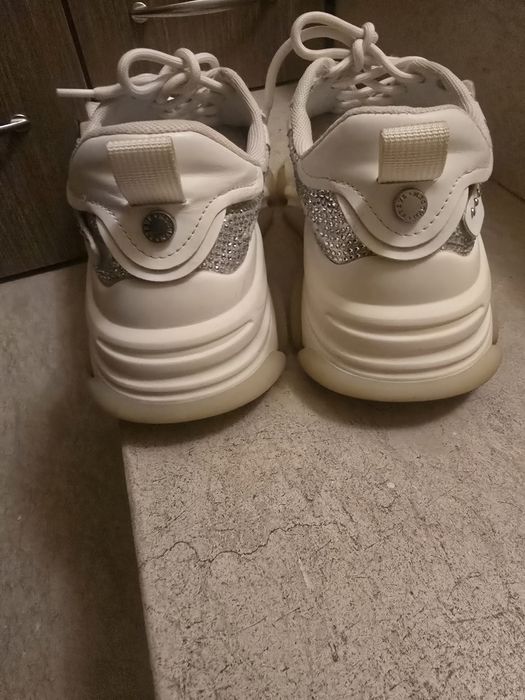 Steve Madden Possession