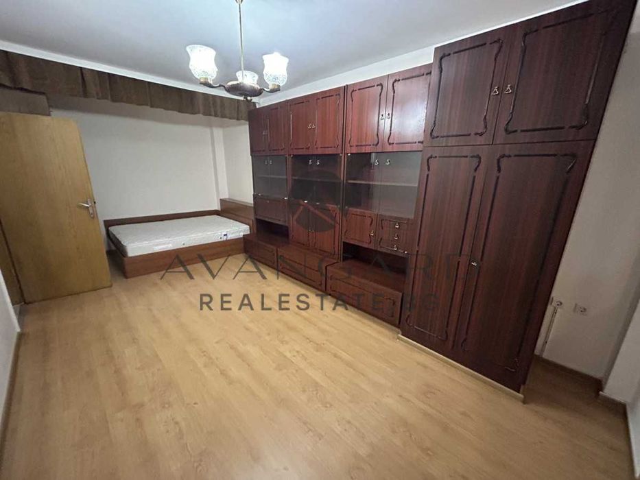 Продава се Тристаен апартамент в Пловдив, Център - 80 кв.м за 2933 €/кв.м - Снимка #3